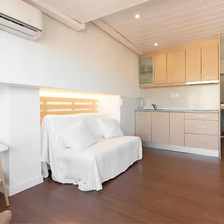 & Fun: Cozy Apartment